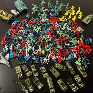 Hundreds Army Men, Mini Army Men, Firemen, Policemen, Cowboys & Indians